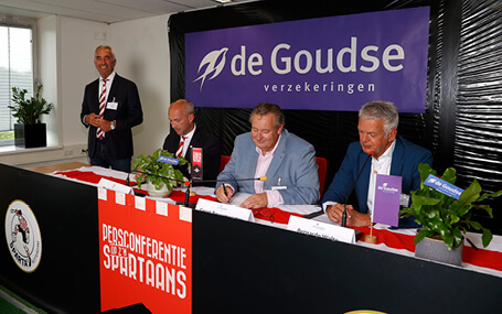 Ondertekening contract Goudse als hoofdsponsor Sparta